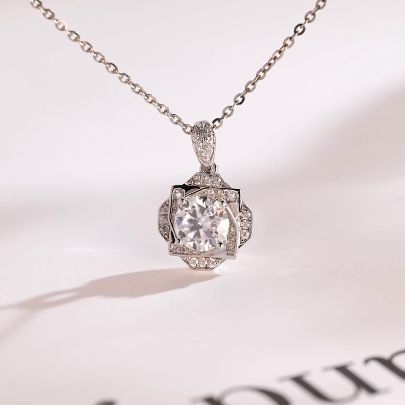 0.50 CT Round Moissanite Diamond Floral Pendant Necklace in Solid Gold 2