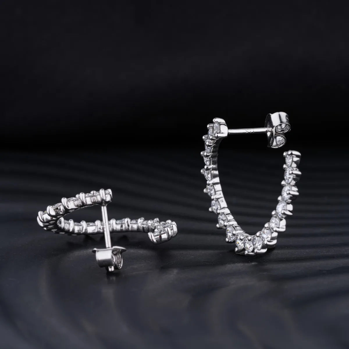 4.0 TCW Round Cut Moissanite Huggies Earrings in Gold 2