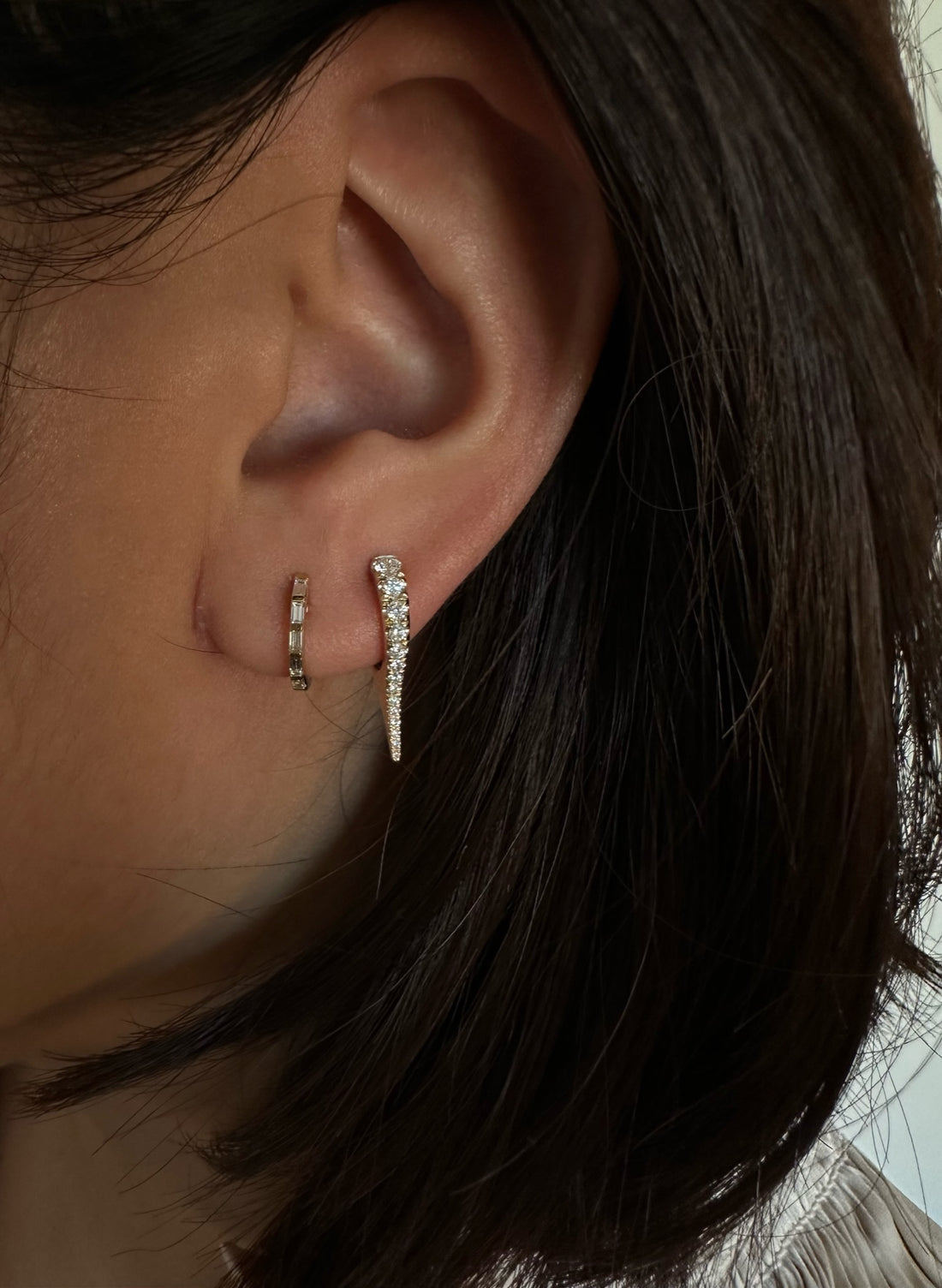 0.40 TCW Round Cut Moissanite Unique Shape Hoop Earrings in Gold 2