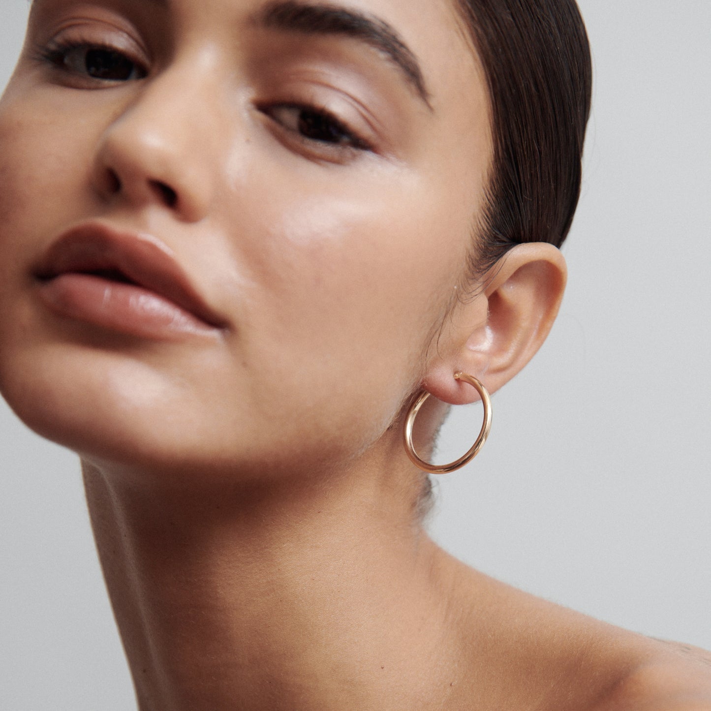 Classic Hoop Earrings in Gold 2