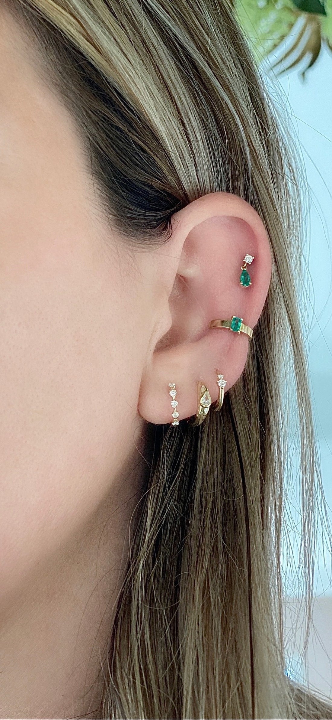 0.50 TCW Round Cut Moissanite Dainty Style Hoop Earrings in Gold 2