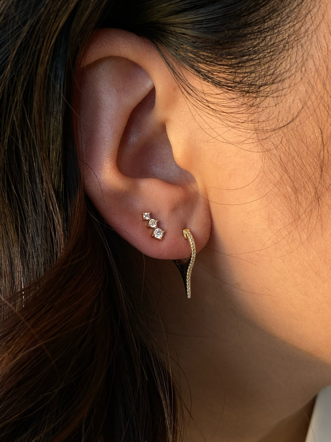 Stunning 0.30 TCW Round Cut Moissanite Bar Stud Earrings in Gold 2