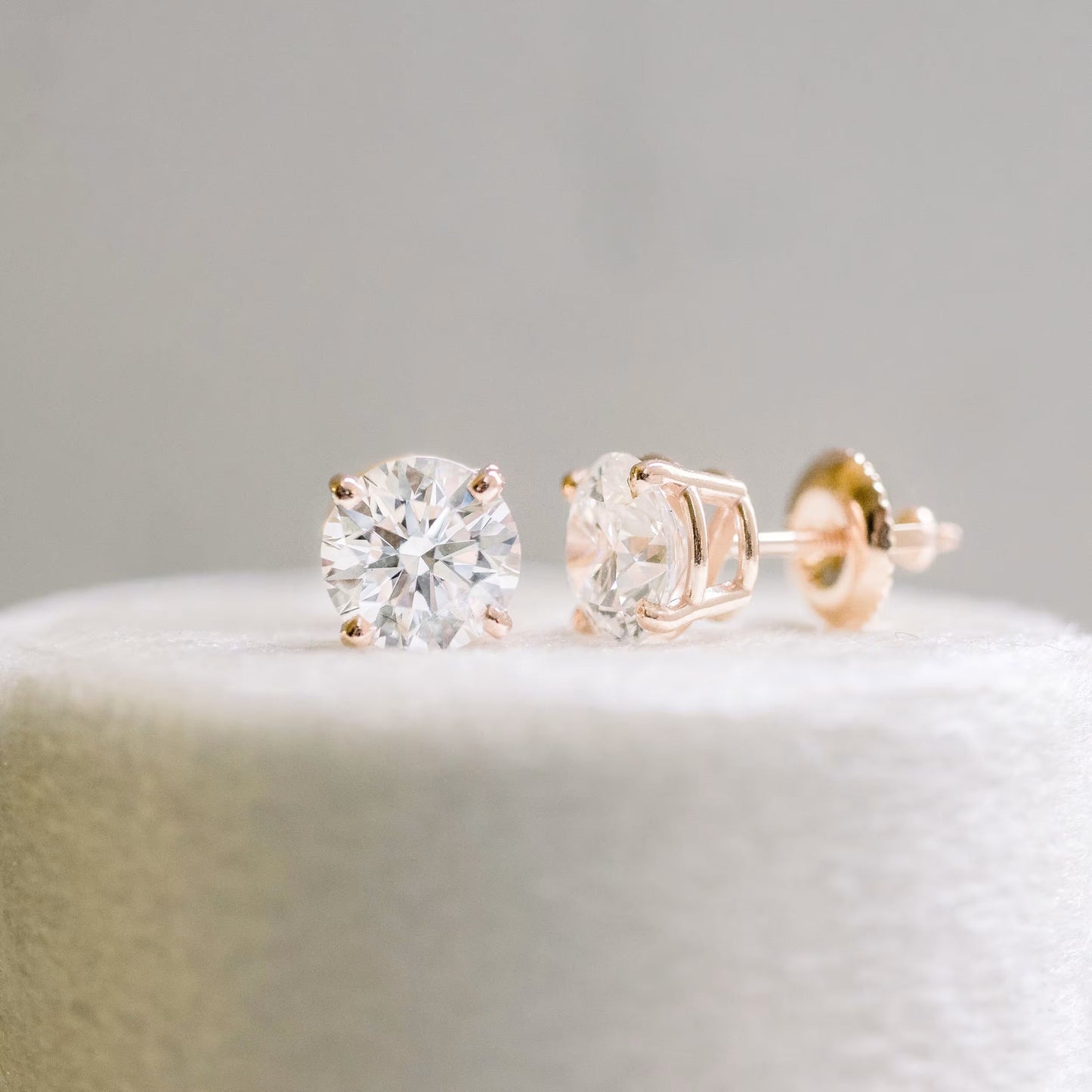 1.0 TCW Round Shape Moissanite Studs Earrings in Gold 2