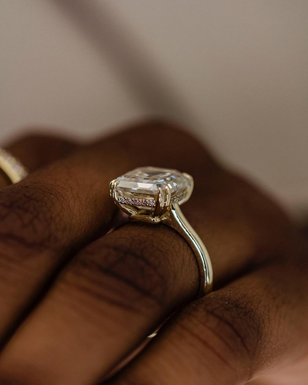 Round Swirl Semi Pave Engagement Ring – 1 CT Moissanite Diamond