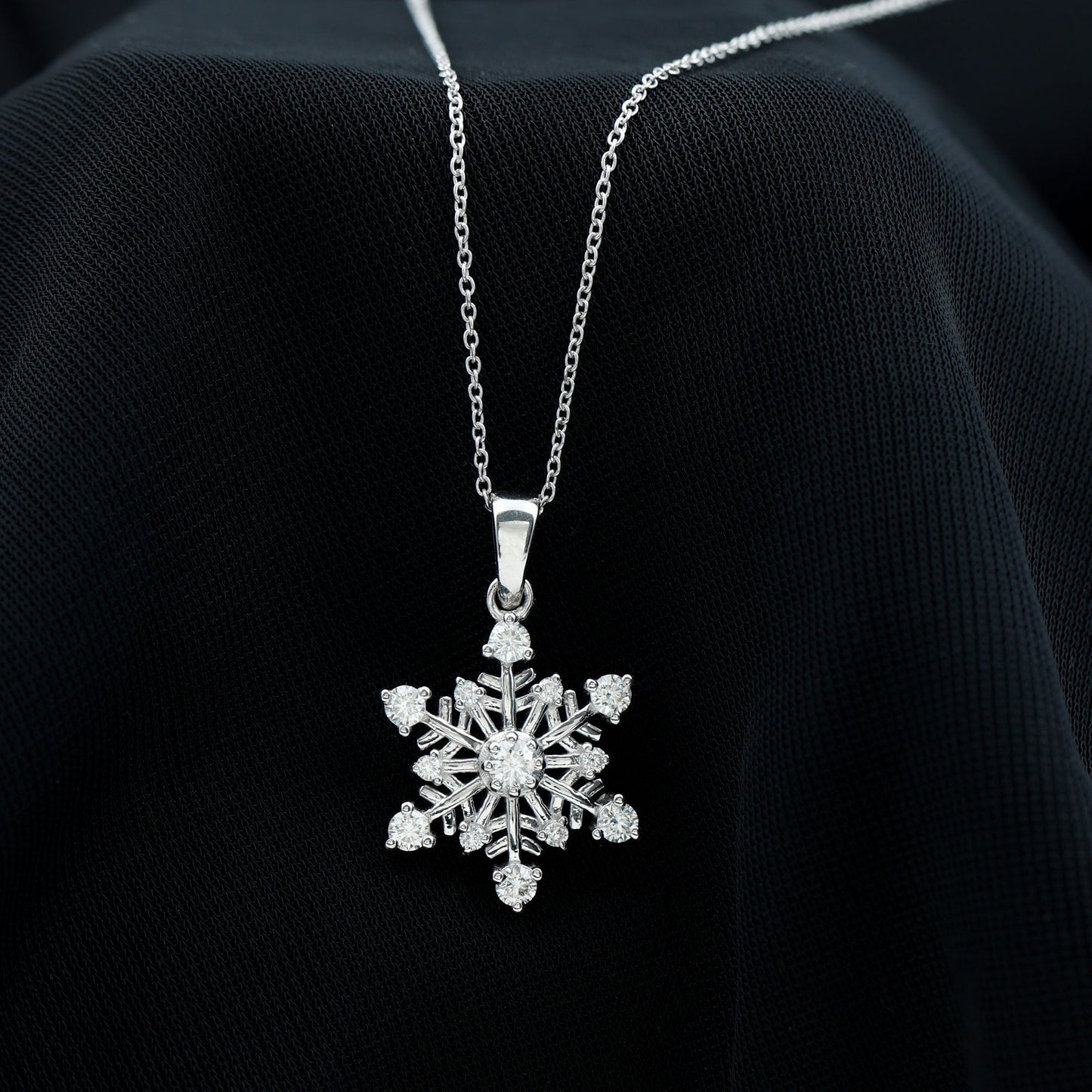 0.82 TCW Round Cut Moissanite Necklace With Classic Snowflake Style 1