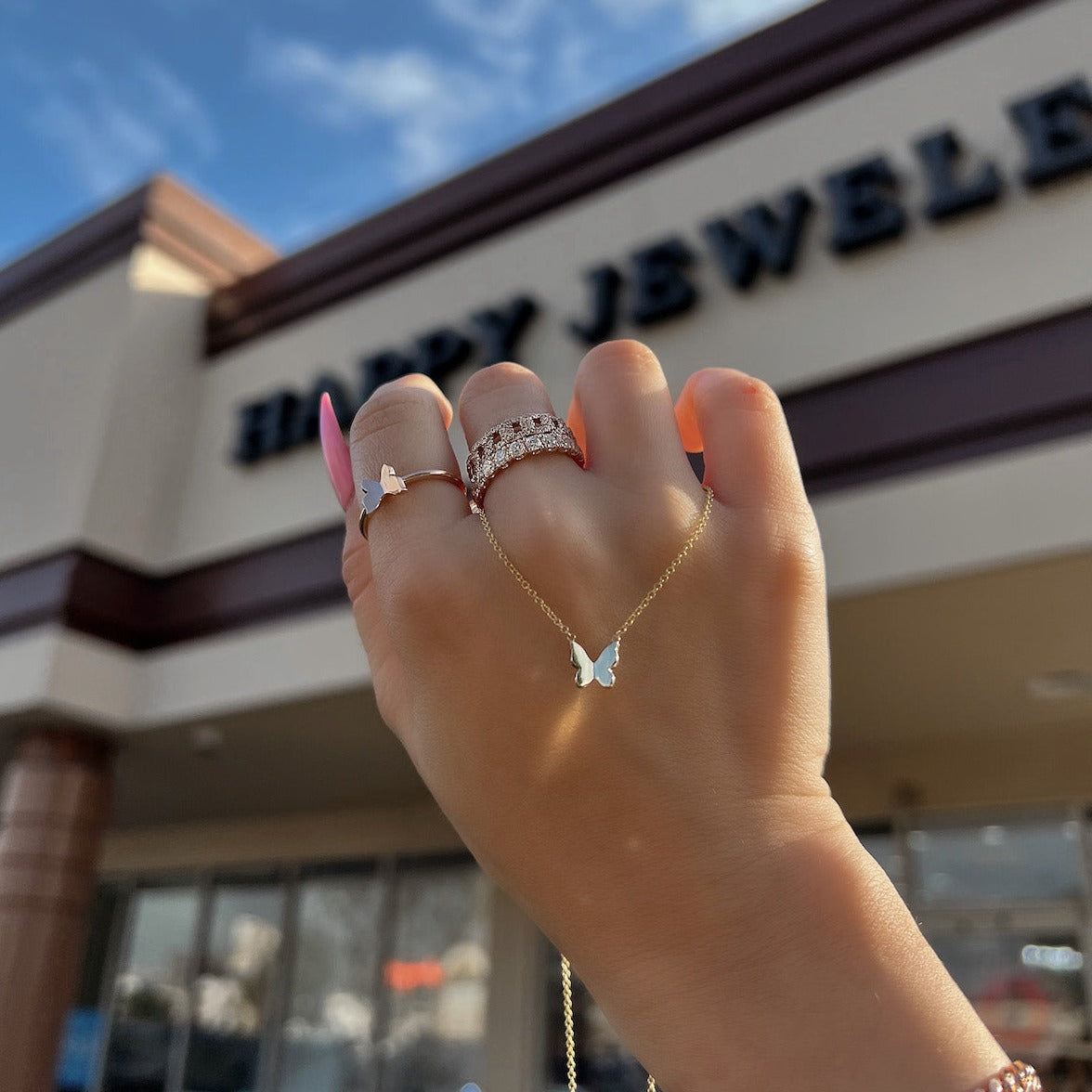Beautiful Metal Butterfly Pendant Necklace in Solid Gold 1
