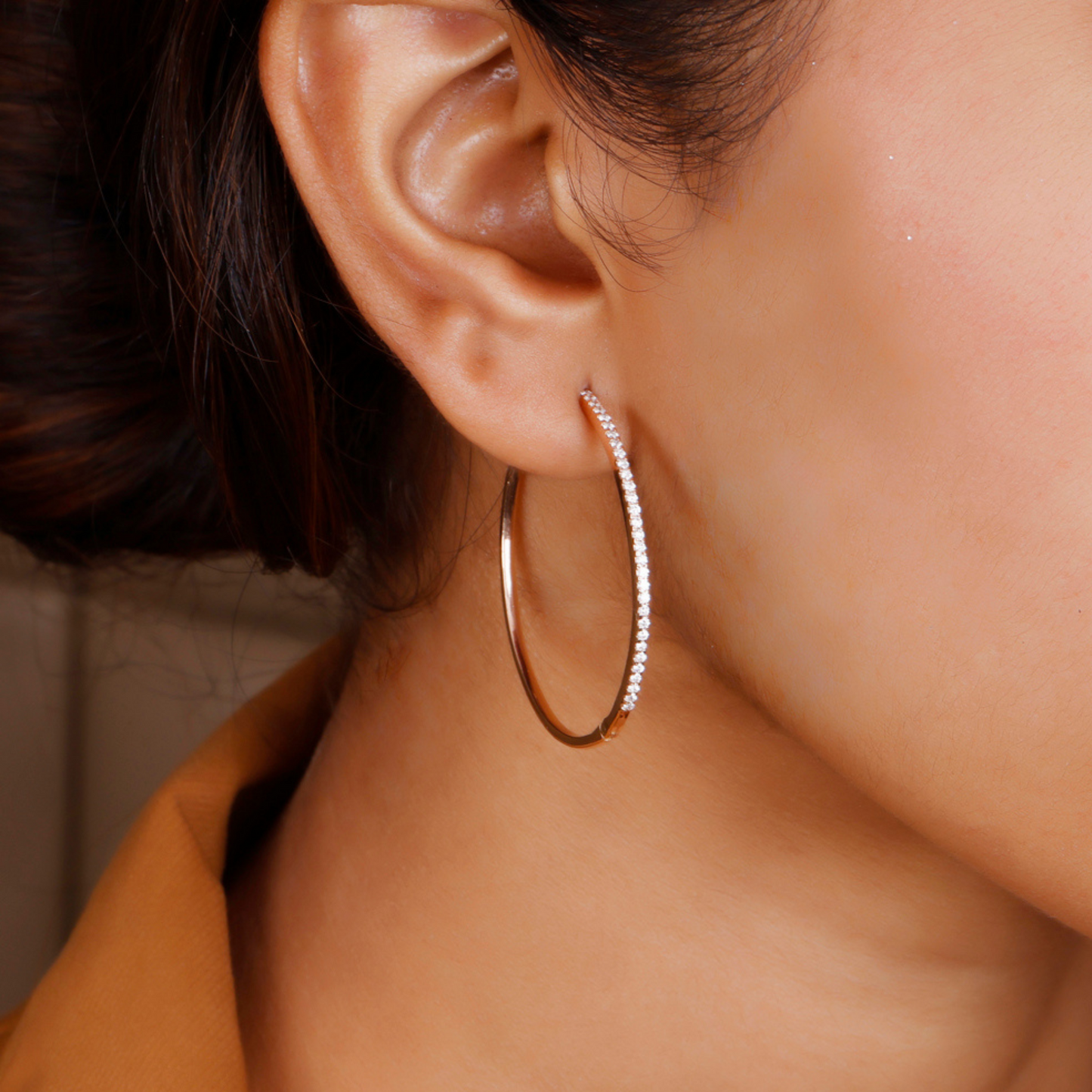 0.70 TCW Round Cut Moissanite Hoops Earrings in Gold 1