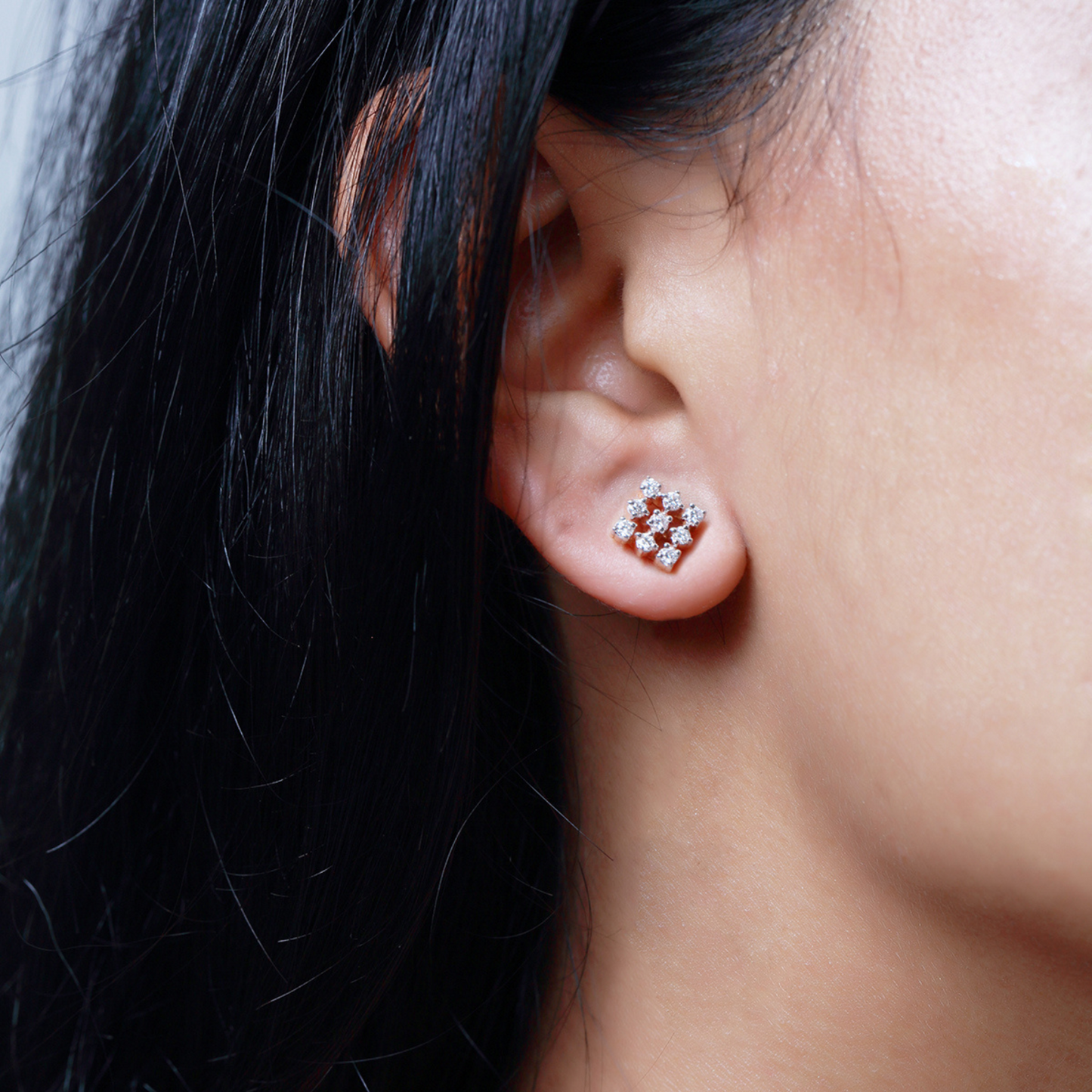 1.0 TCW Round Cut Moissanite Stud Earrings in Gold 2