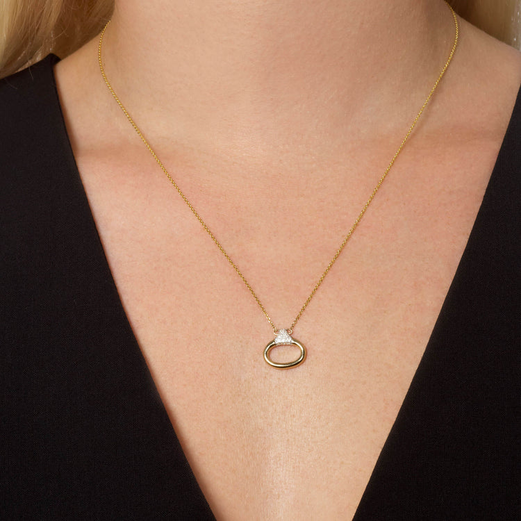 0.20 CT Round Moissanite Diamond Horsebit Pendant Necklace in Solid Gold 1